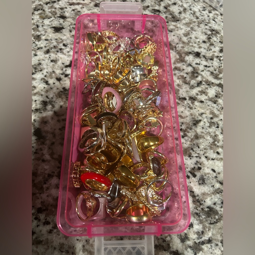 Lot of 80 rings